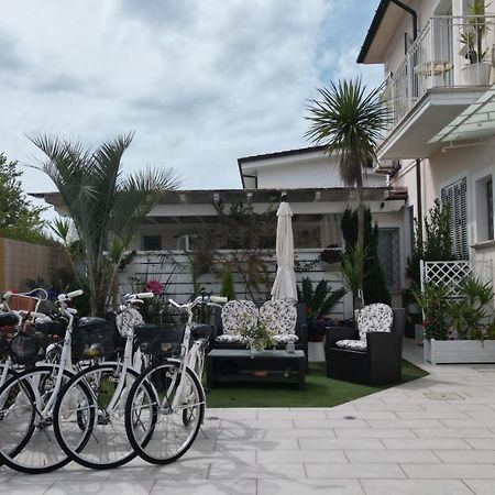 La Brise Otel Marina di Pietrasanta Dış mekan fotoğraf