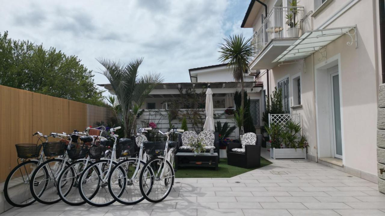 La Brise Otel Marina di Pietrasanta Dış mekan fotoğraf